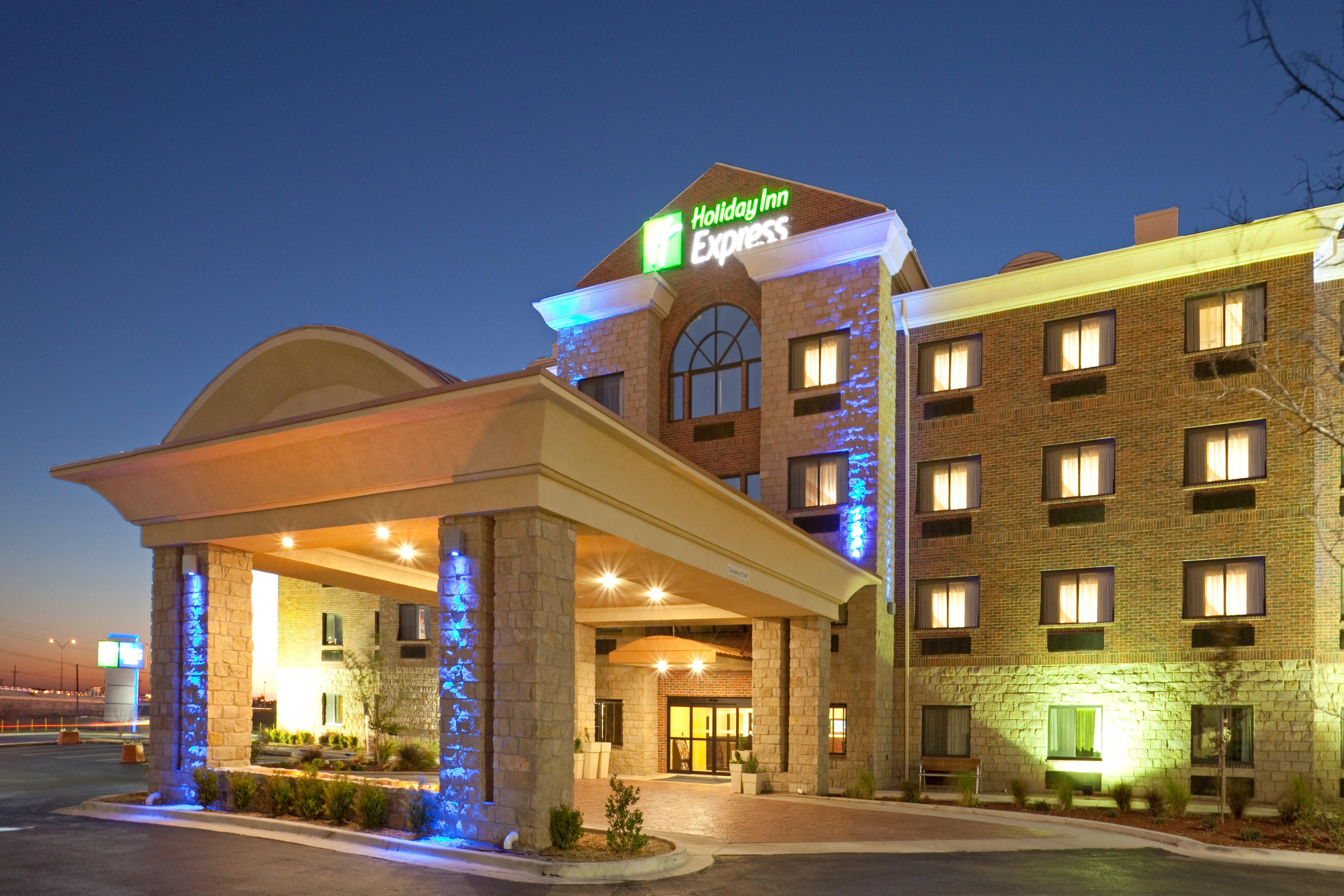 Holiday Inn Express & Suites Lubbock West, An Ihg Hotel Exterior photo